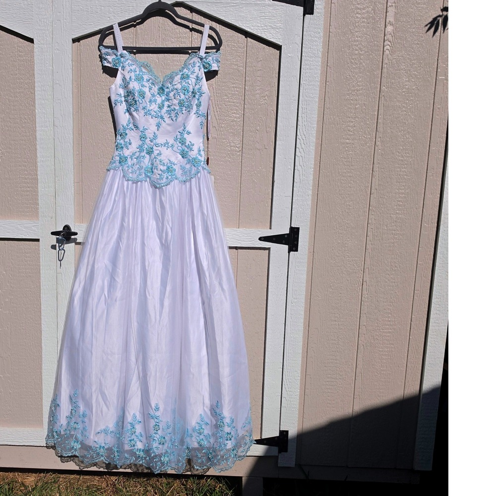 Milano White Blue Floral Embroidered Beaded Off Shoulder Prom Ball Gown Dress S